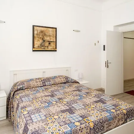 Shelley Гостевой дом 3*